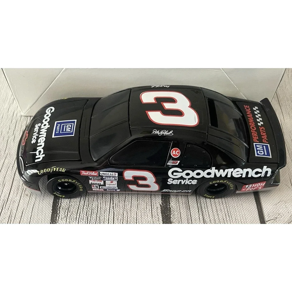 Action BW/Bank 1995 1:24 #3 Dale Earnhardt Sr Goodwrench With Skybox Card New